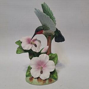 Hummingbird figurine. Gallery originals 1984 limited editions Porcelain